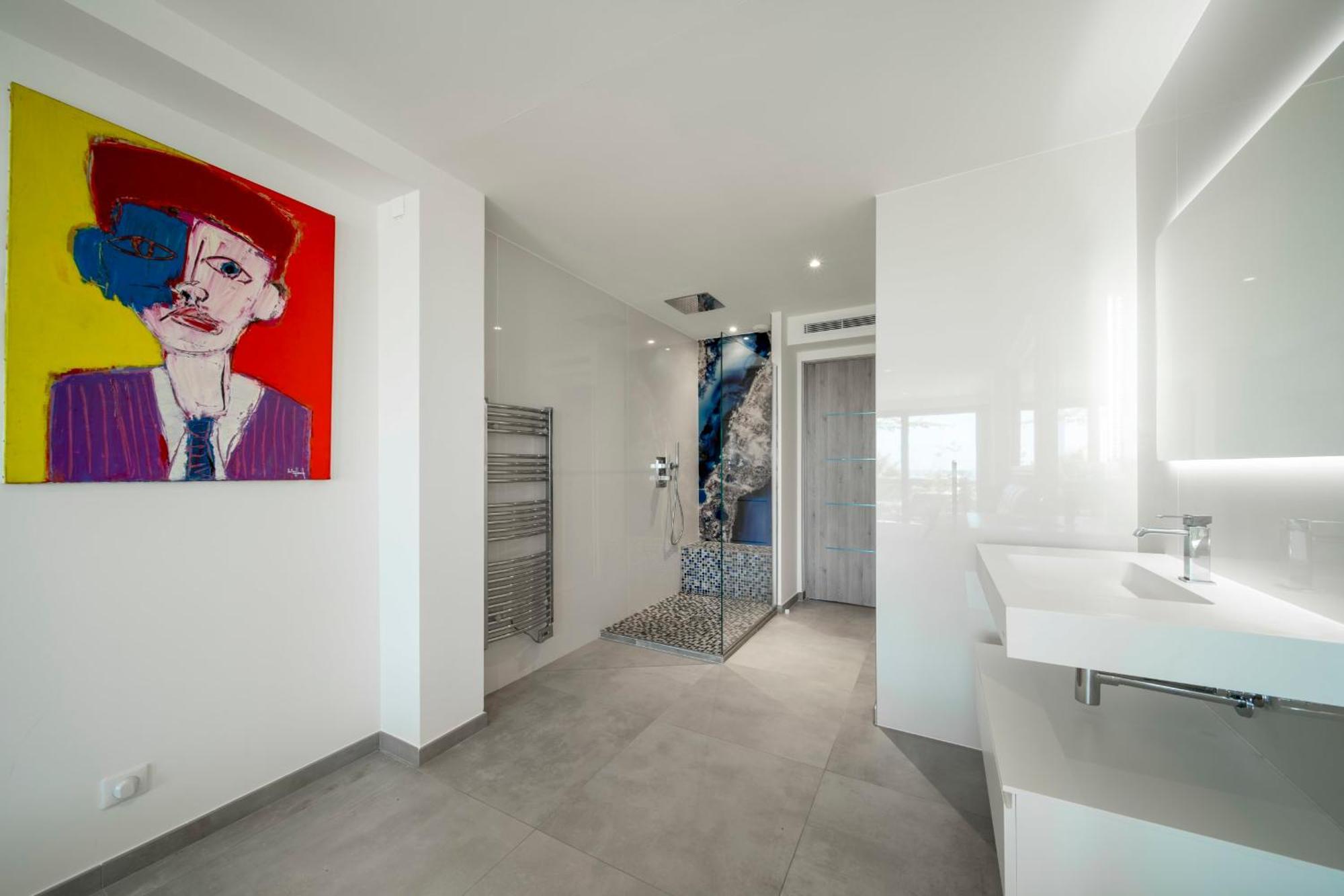 Ref 2128 - - Sea View For Rent Cannes