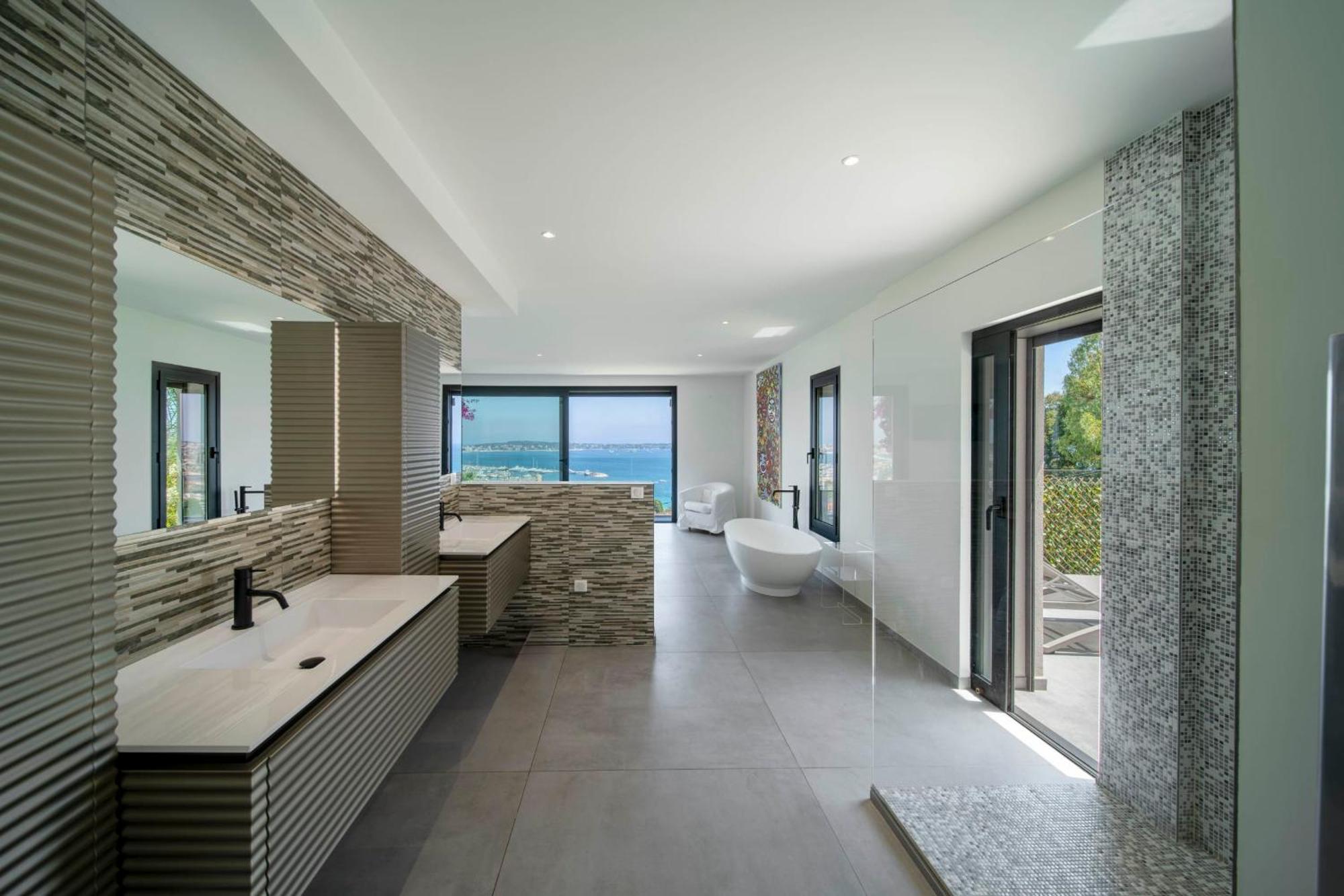 Villa Ref 2128 - - Sea View For Rent