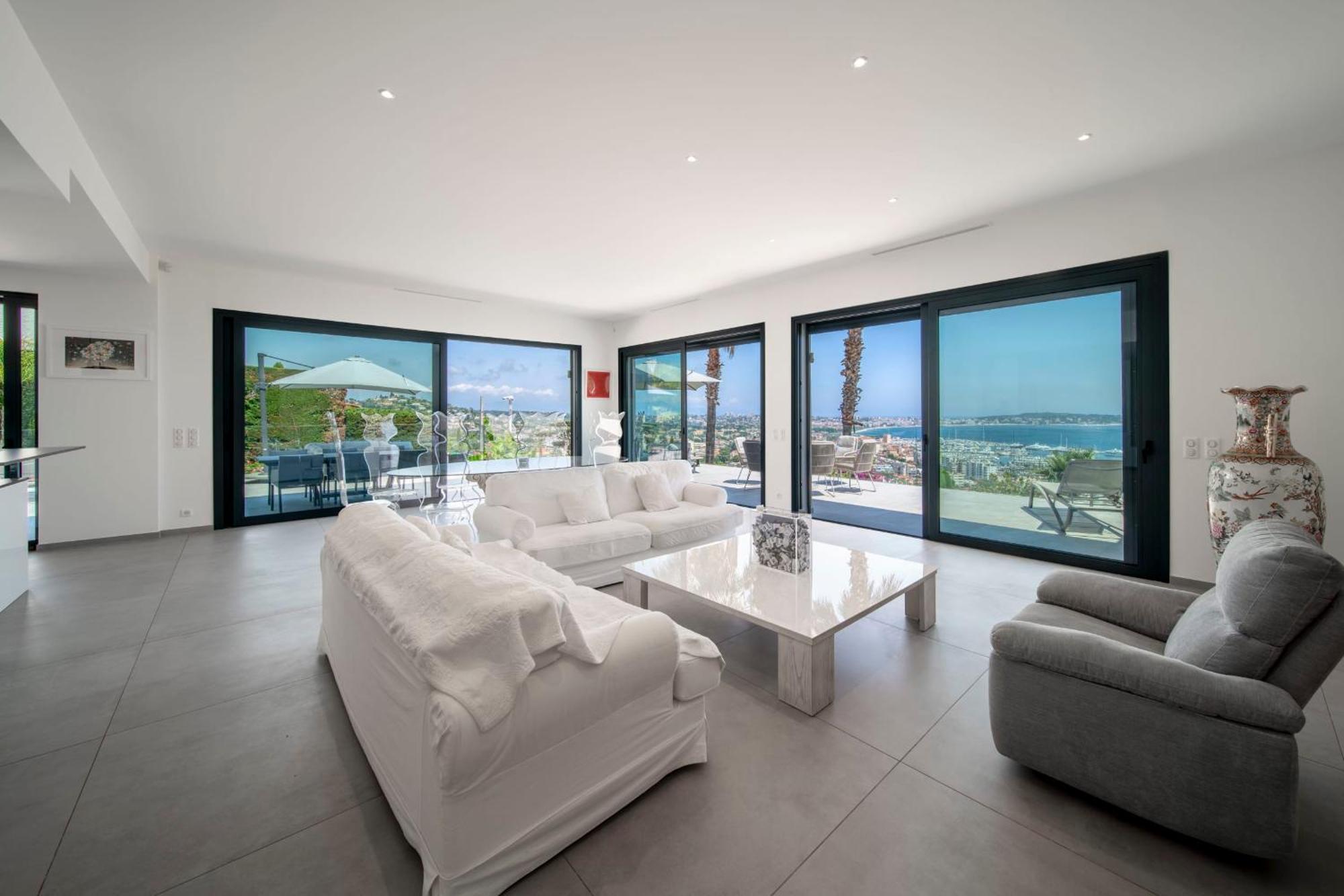 Ref 2128 - - Sea View For Rent * Cannes