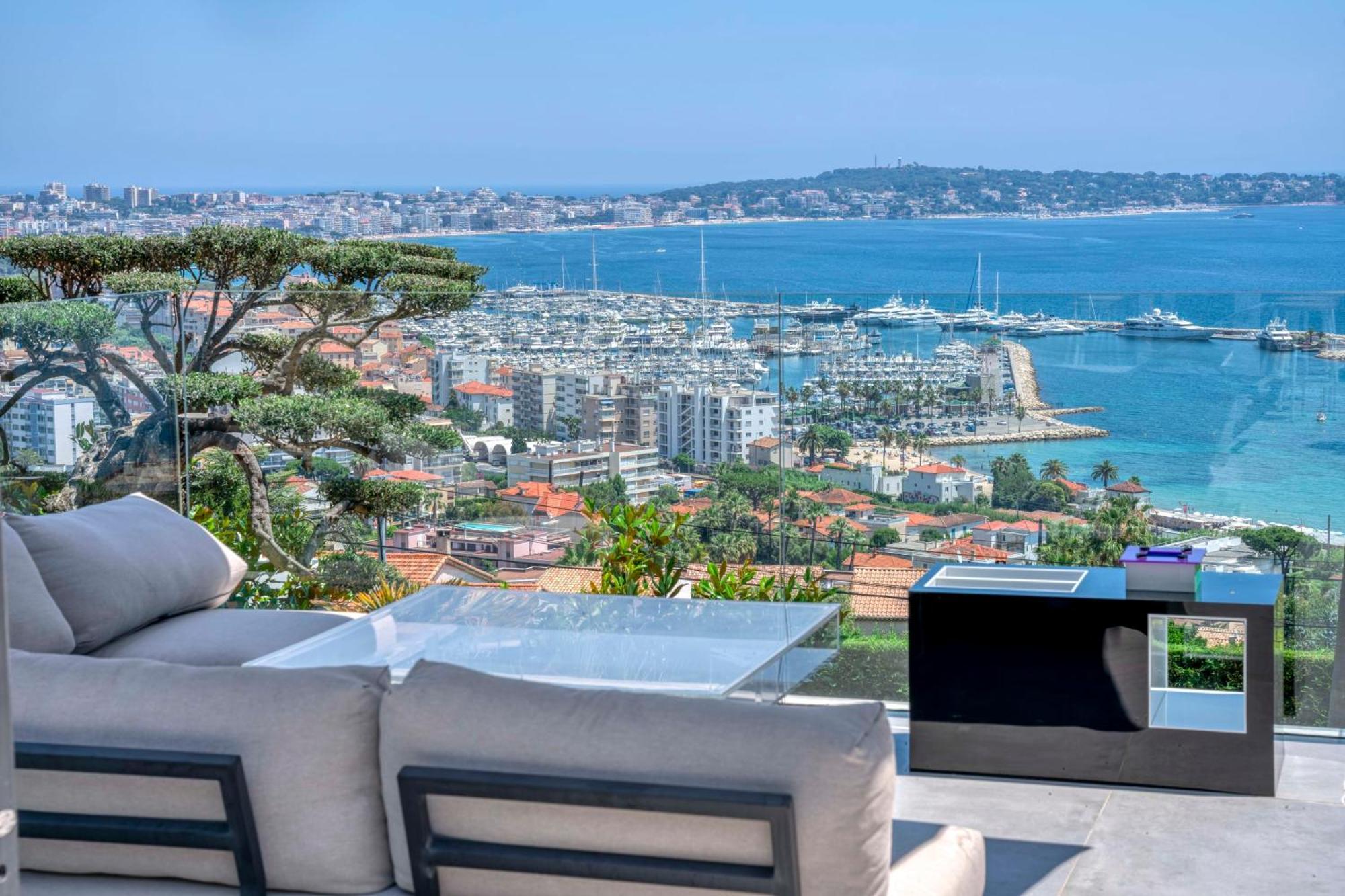 Villa Ref 2128 - - Sea View For Rent Cannes